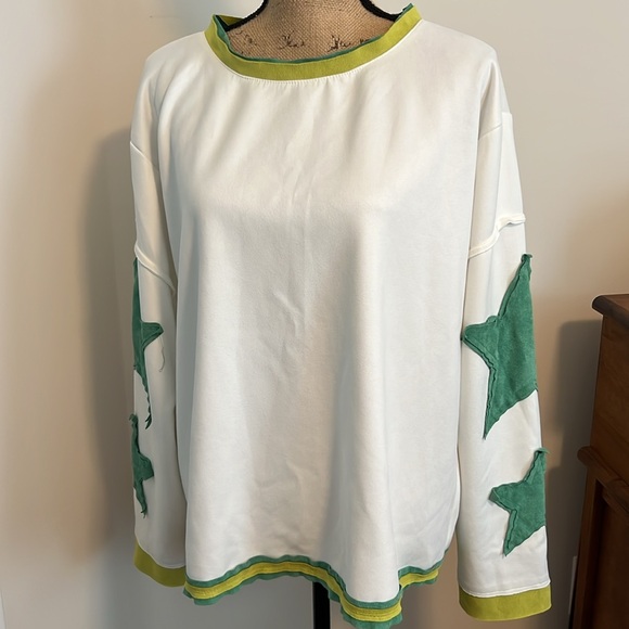 Oversized White Star Pullover Sweatshirt - Fits Like L - Picture 1 of 6